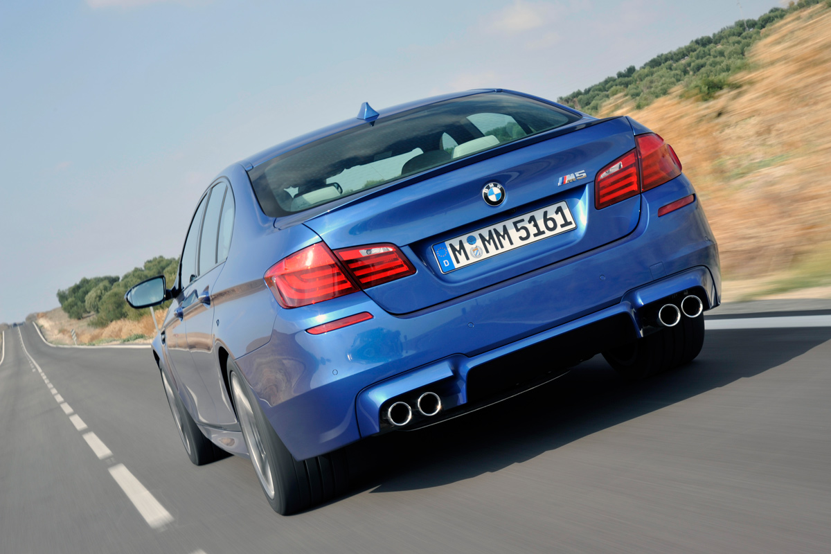 BMW M5 rear tracking