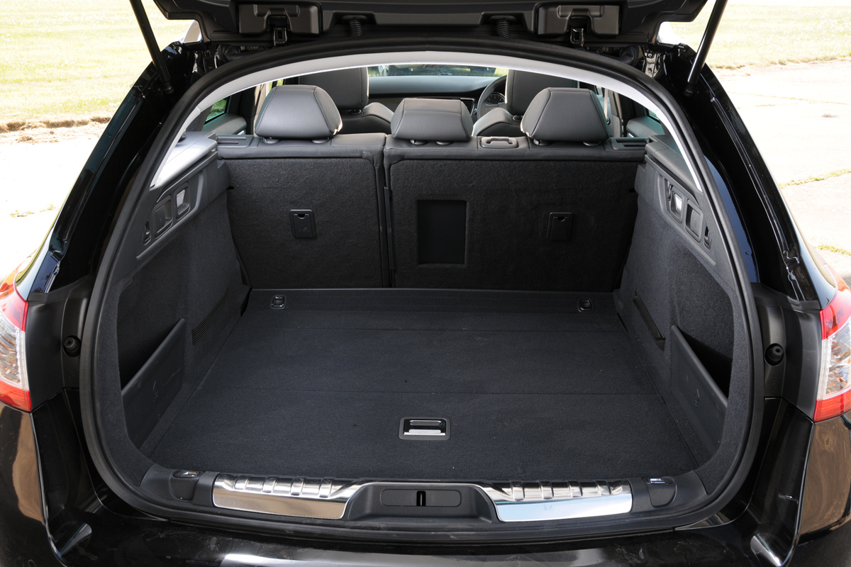 Peugeot 508 SW boot