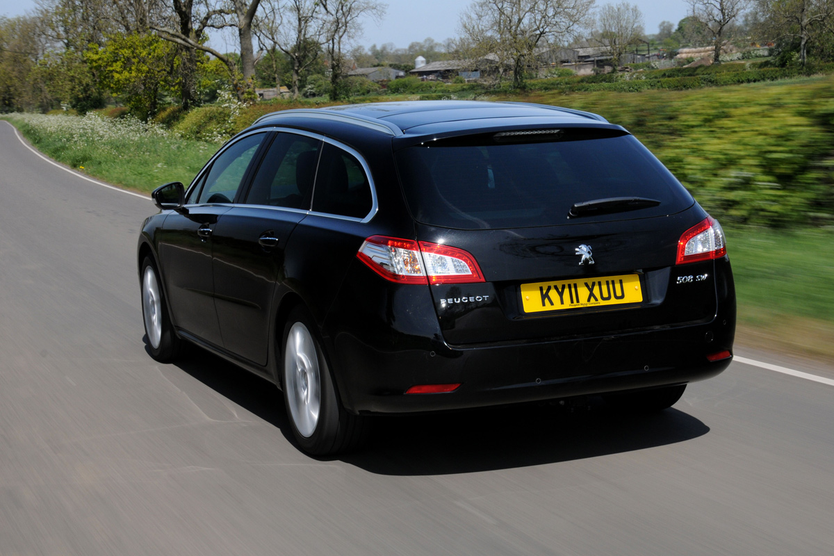 Peugeot 508 SW rear tracking