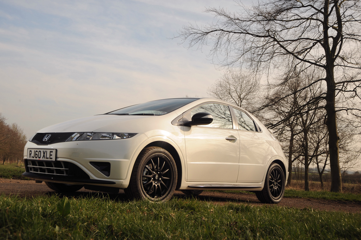 Honda Civic front three-quarters