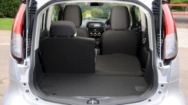 Peugeot iOn boot