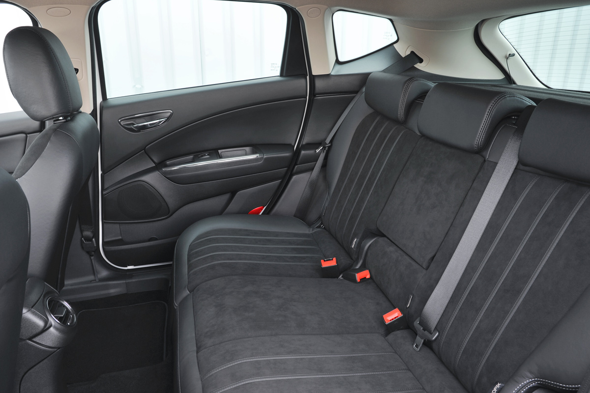 Chrysler Delta rear seats