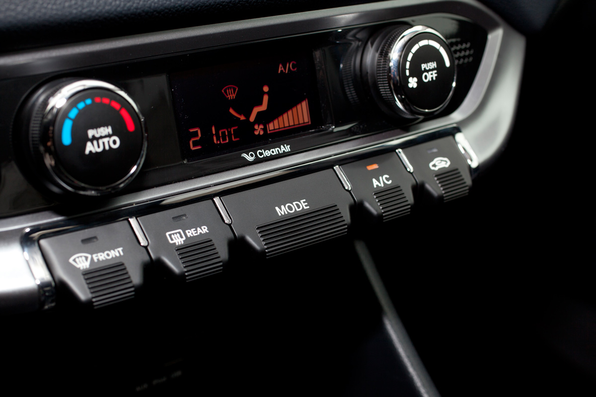 Kia Rio 1.4 CRDi interior detail