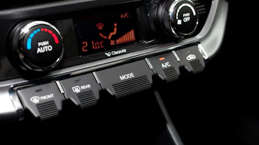 Kia Rio 1.4 CRDi interior detail