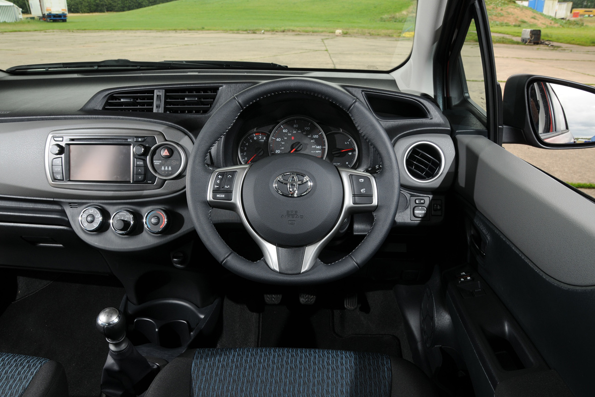 Toyota Yaris 1.33 TR dash
