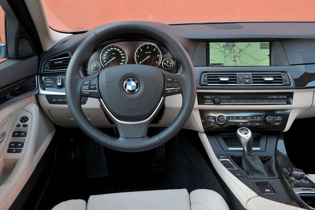 BMW 520d Efficient Dynamics dash