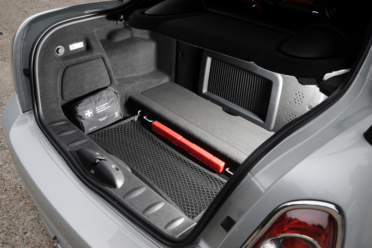 MINI Coupe JCW boot