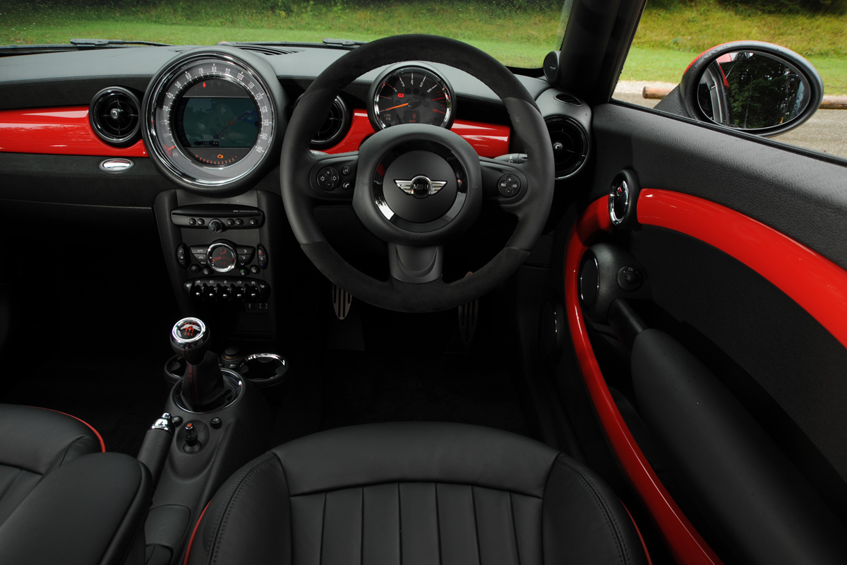 MINI Coupe JCW dash