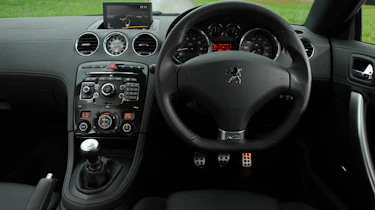 Peugeot RCZ 200THP GT dash