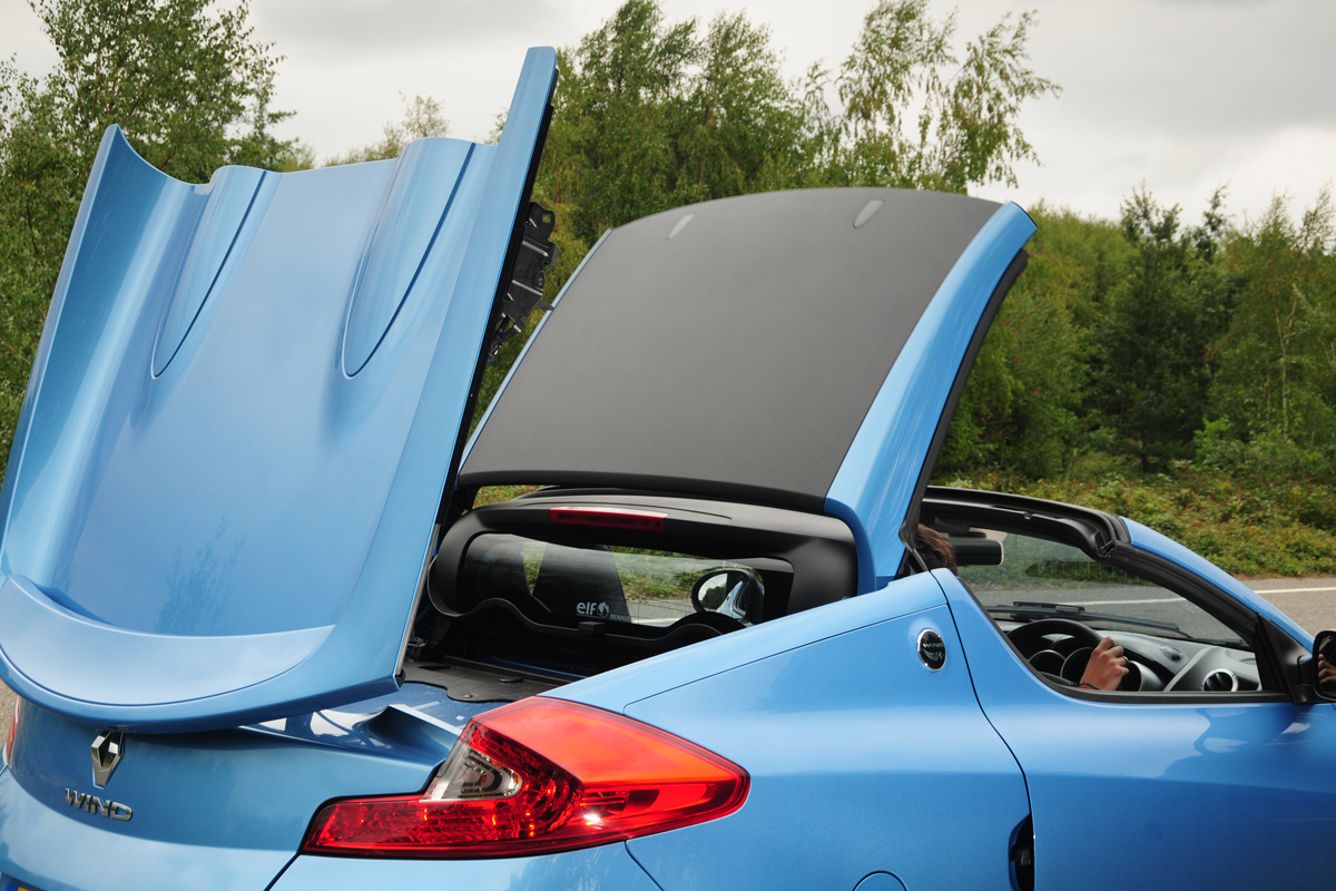 Renault Wind roof mechanism