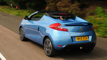 Renault Wind rear tracking