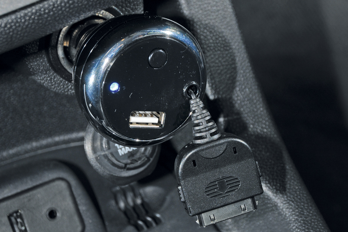 Kit Retractable In Car Charger