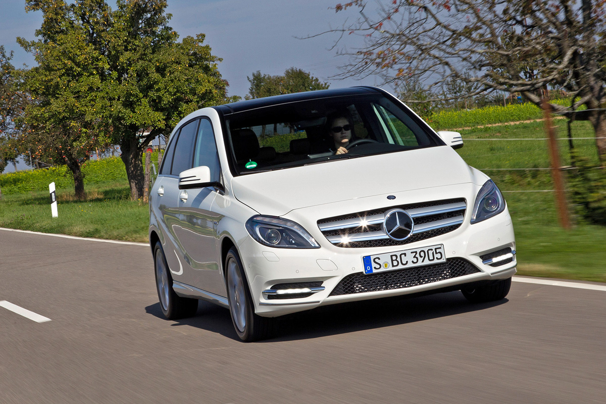 Mercedes B-Class front tracking