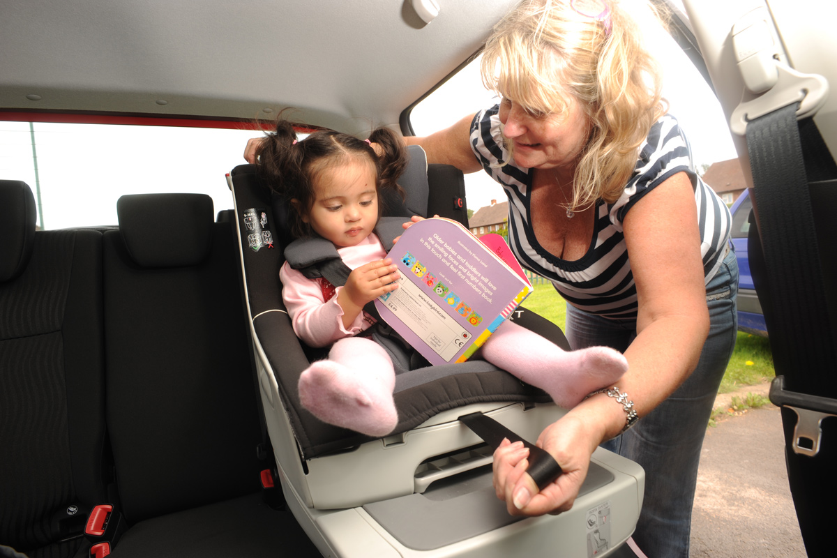 Suzuki Swift 1.3 DDIS child seat