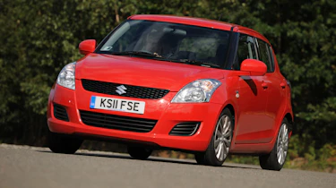 Suzuki Swift 1.3 DDIS front cornering