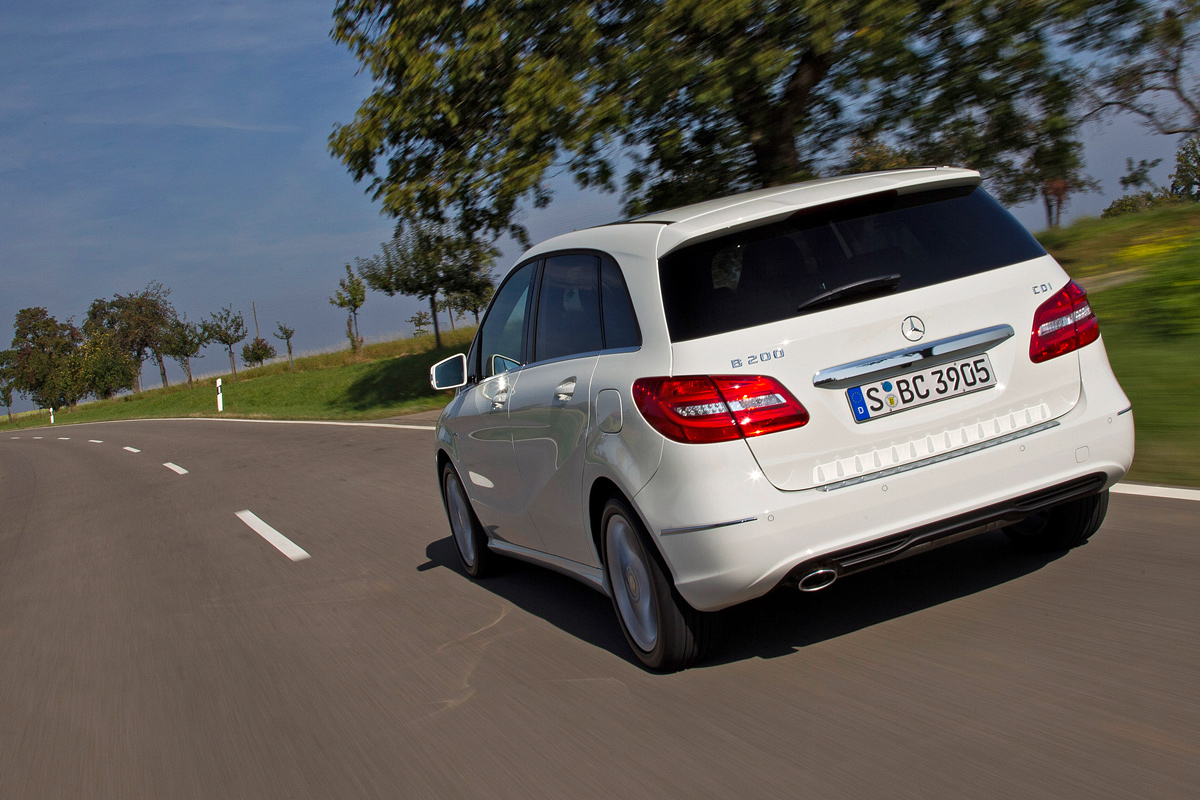 Mercedes B200 Sport rear tracking