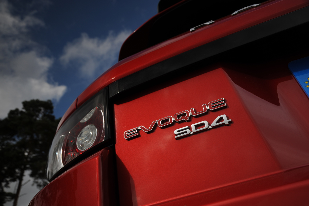 Range Rover Evoque SD4 Dynamic 5dr badge