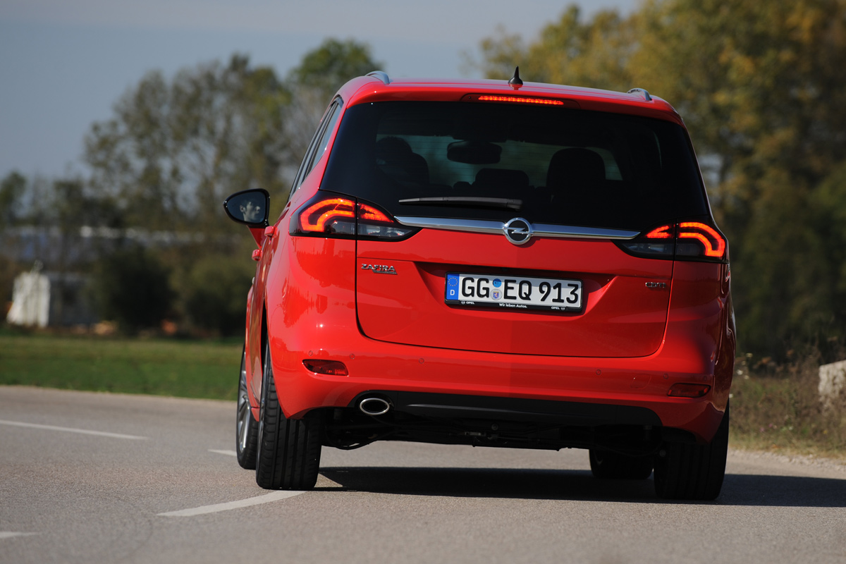 Vauxhall Zafira Tourer rear cornering