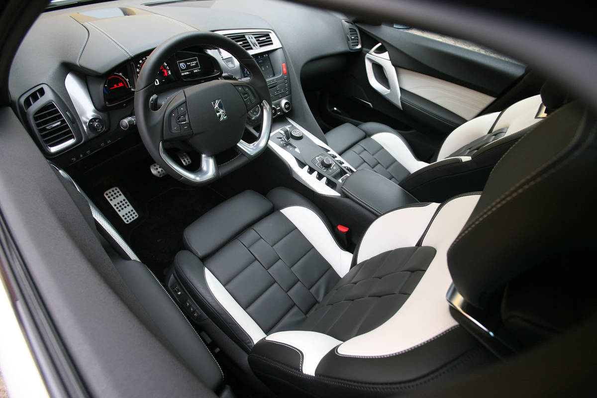 Citroen DS5 front seats