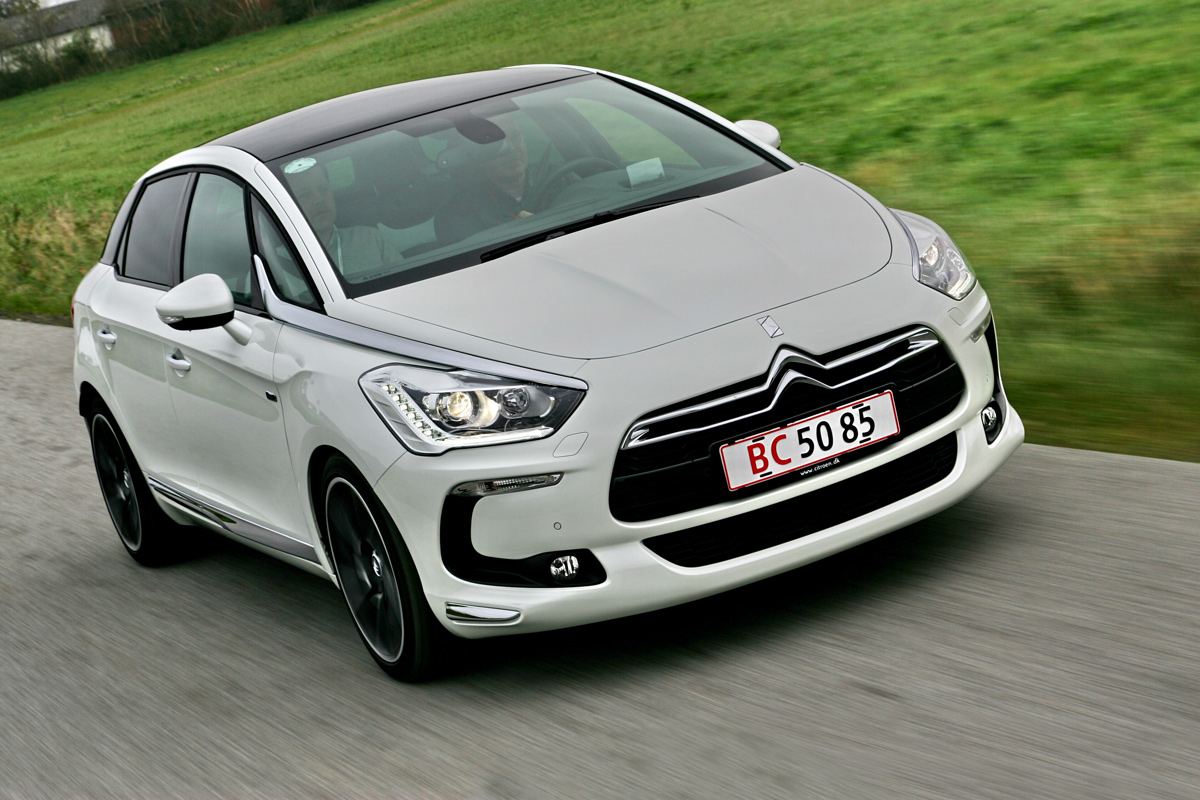 Citroen DS5 front tracking