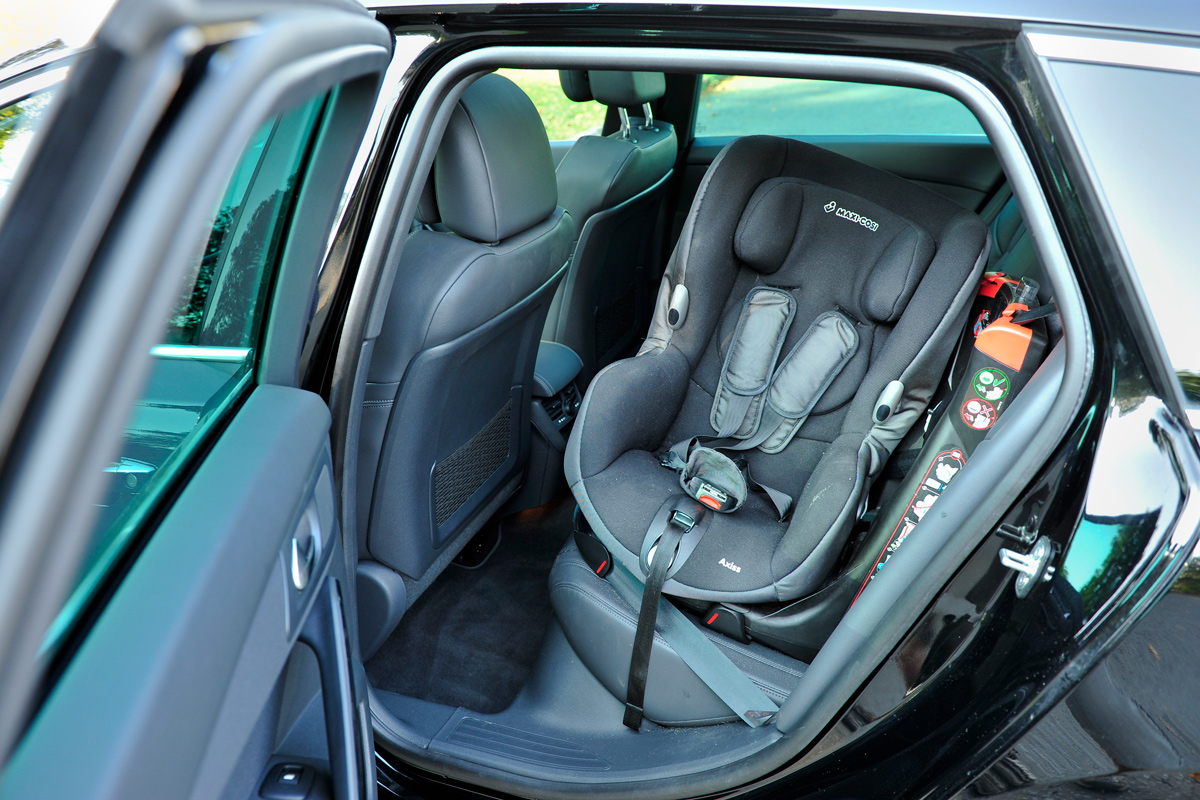 Peugeot 508 SW rear seats