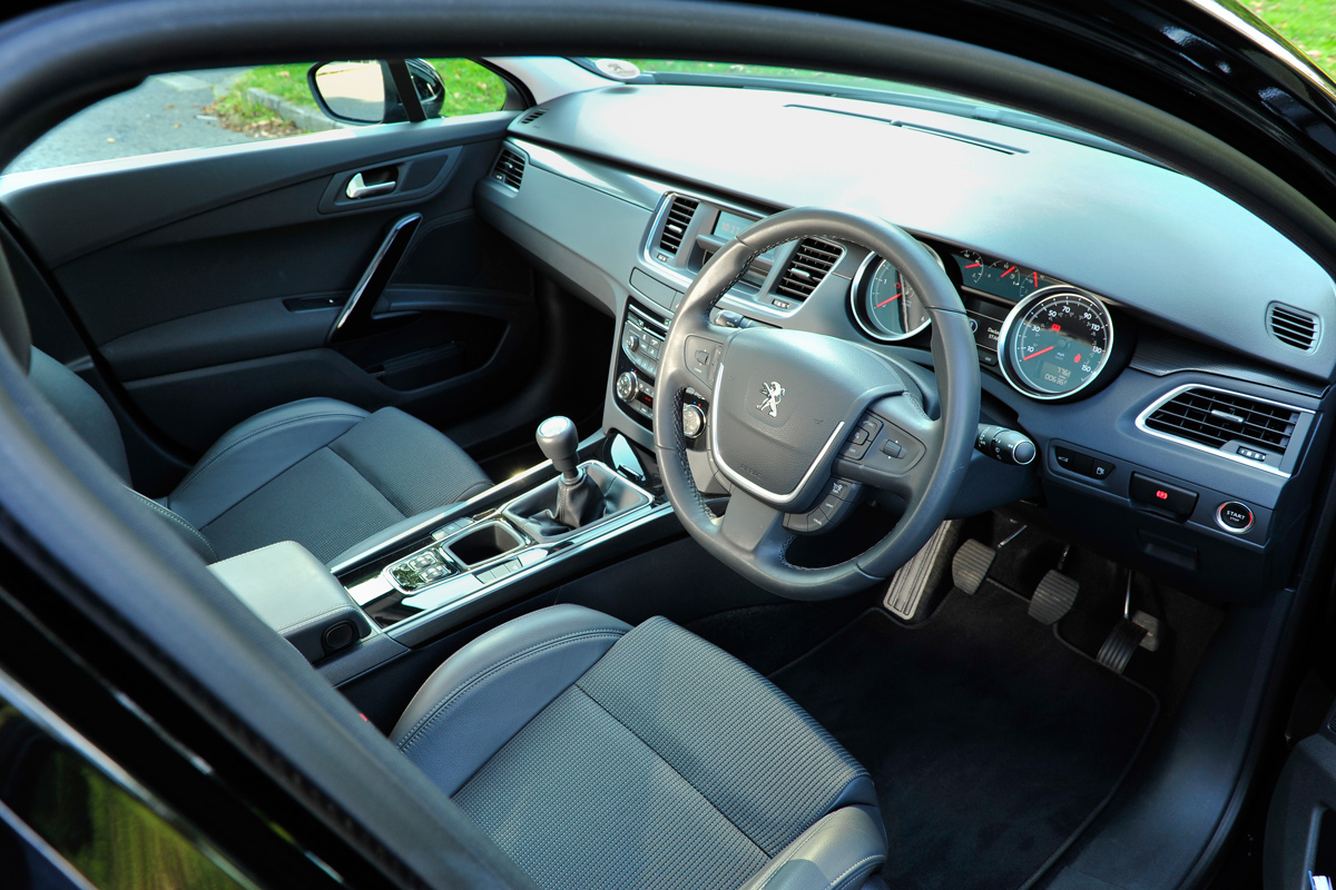 Peugeot 508 SW dash
