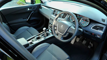 Peugeot 508 SW dash