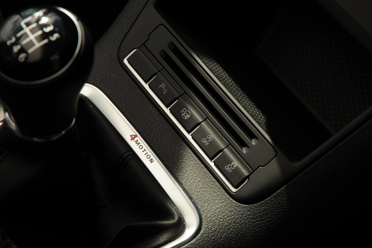 VW Tiguan 2.0 TDI 140 SE detail