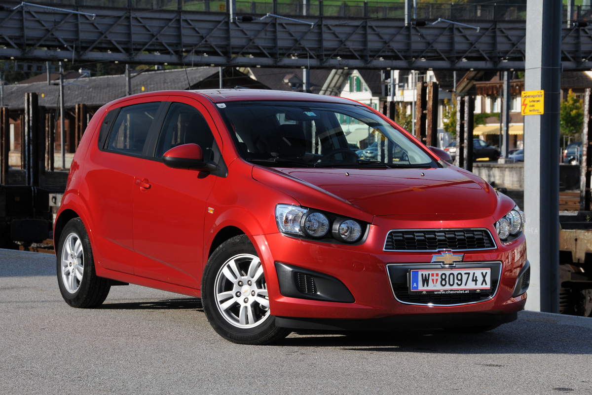 Chevrolet Aveo 1.3 VDCi Eco front three-quarters