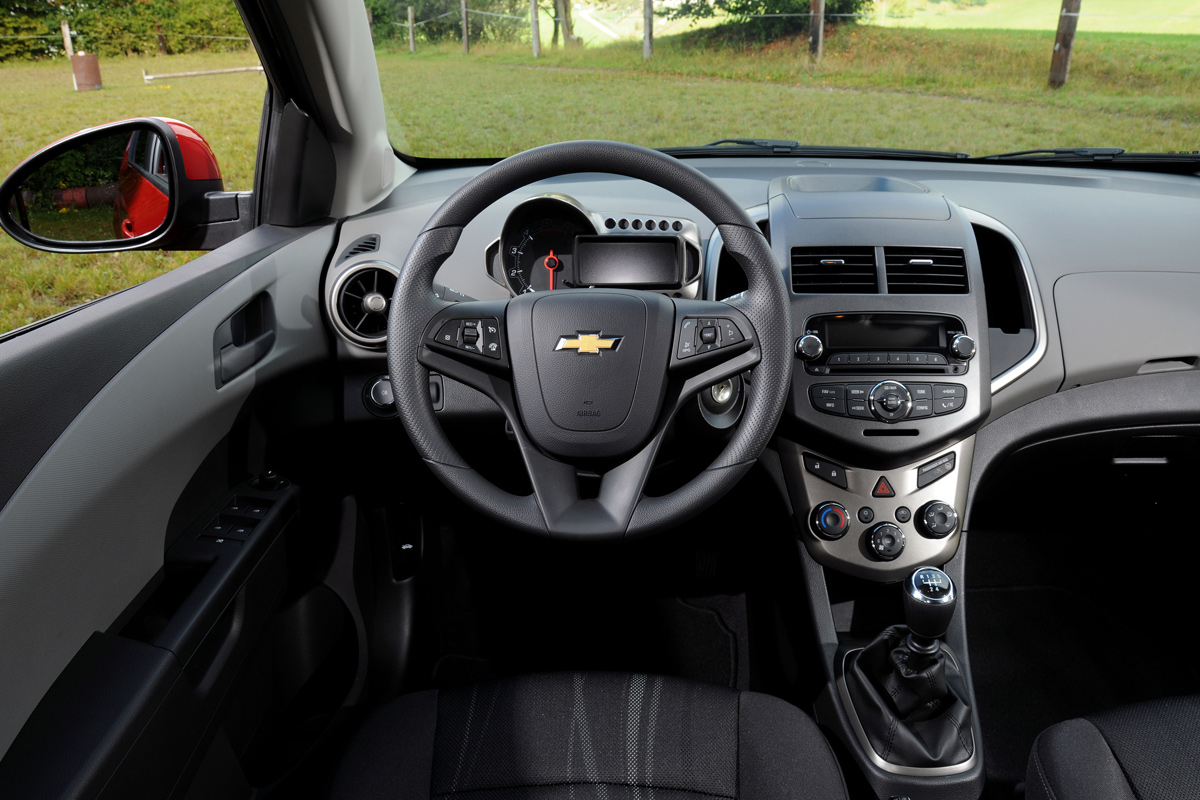 Chevrolet Aveo 1.3 VDCi Eco dash