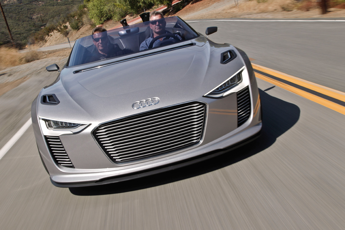 Audi e-tron Spyder front tracking