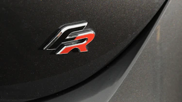 SEAT Leon FR badge