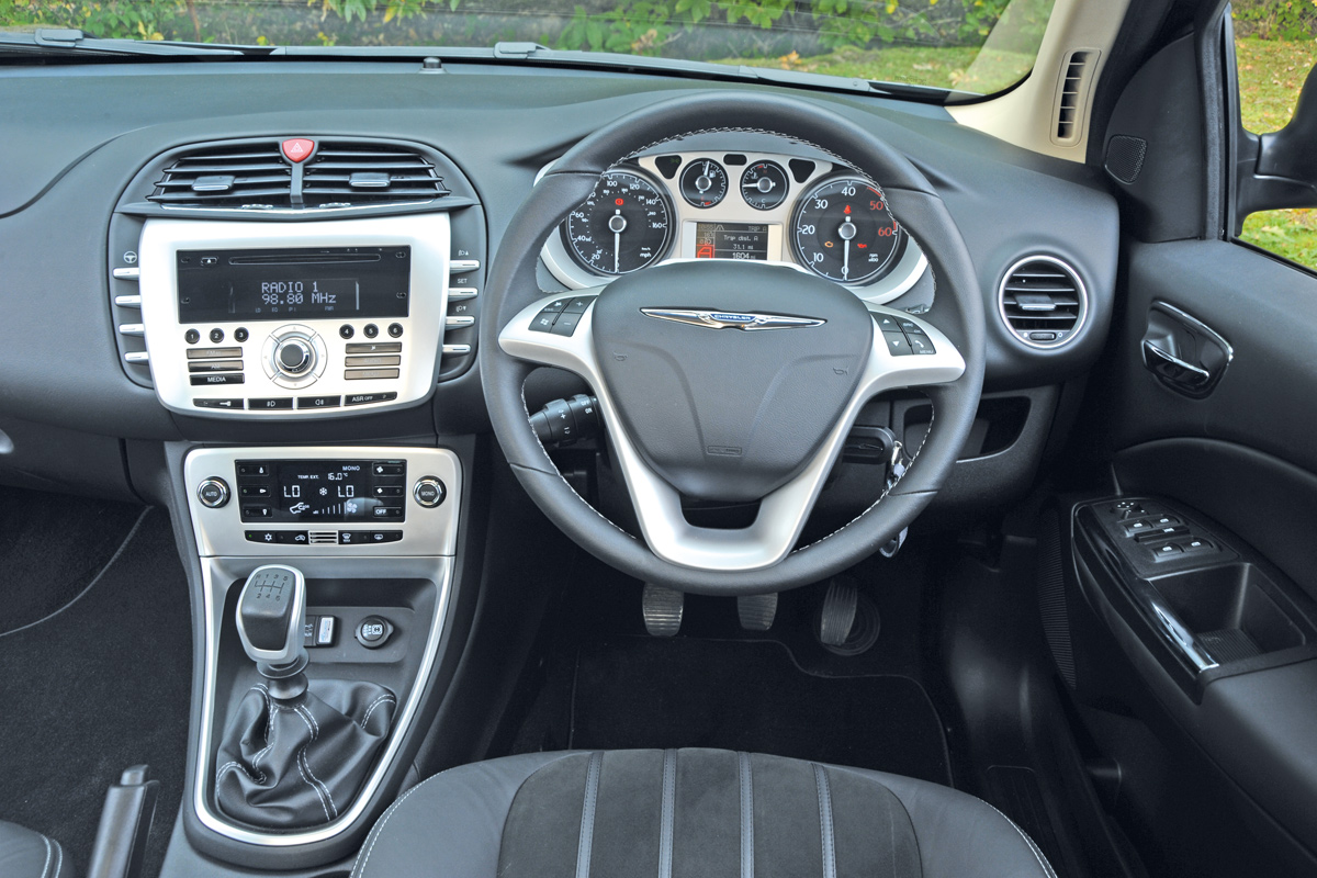 Chrysler Delta dash