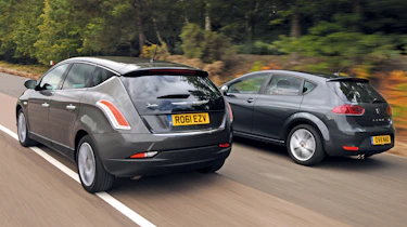 Chrysler Delta vs SEAT Leon FR