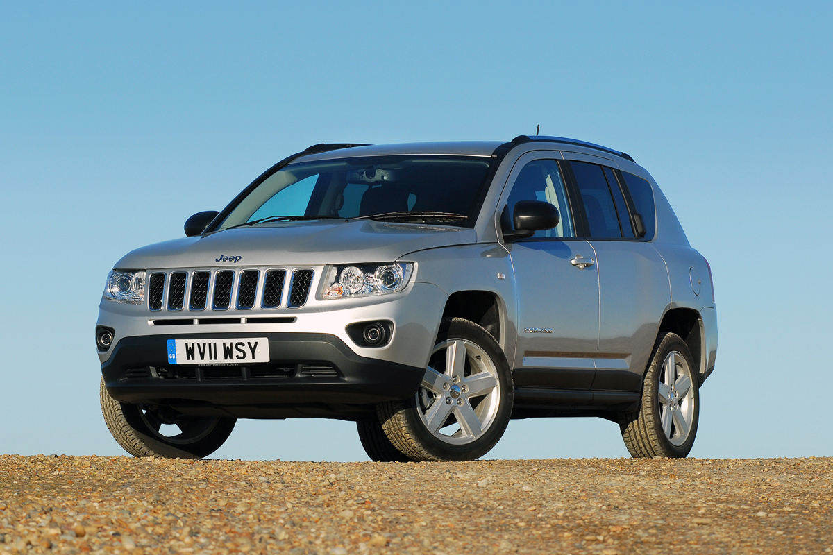 Jeep Compass front three-quarters