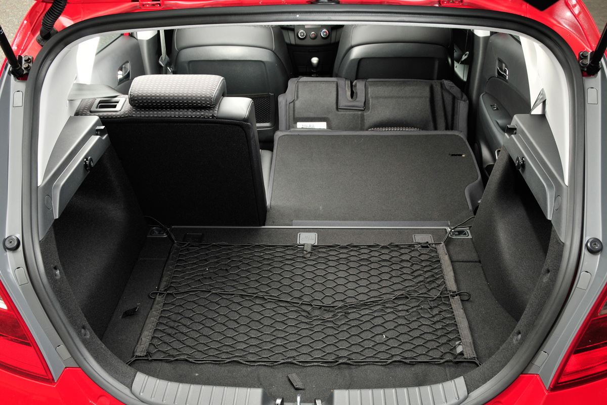 Hyundai i30 Hatchback boot