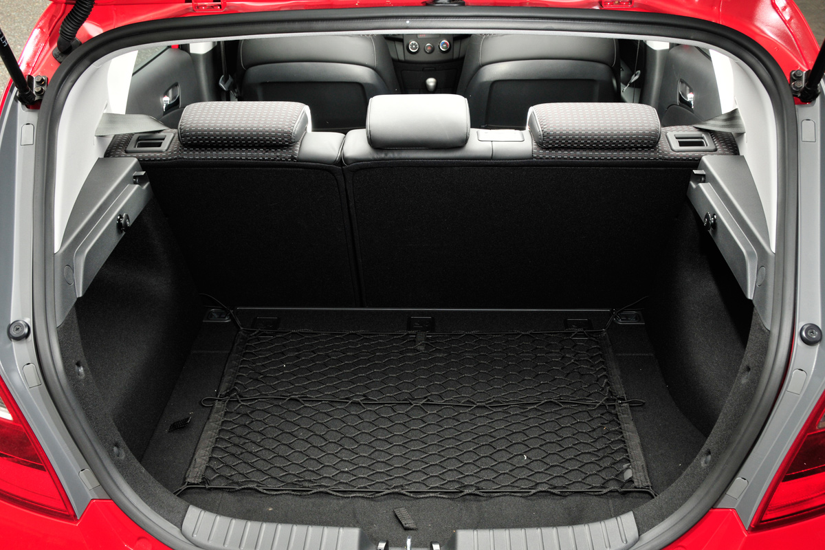 Hyundai i30 Hatchback boot
