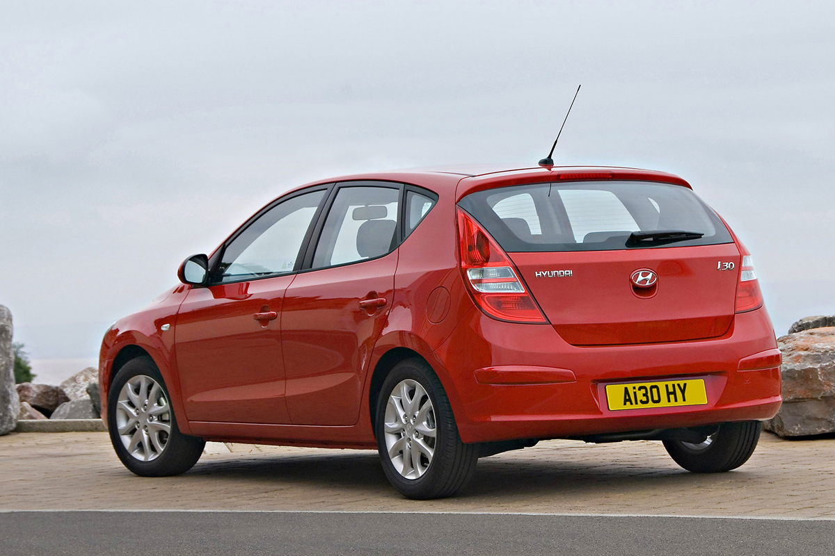 Hyundai i30 Hatchback rear three-quarters