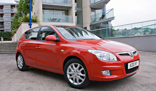 Hyundai i30 Hatchback front three-quarters