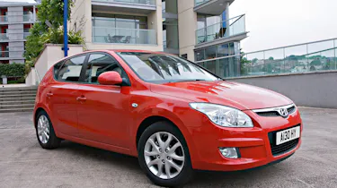 Hyundai i30 Hatchback front three-quarters