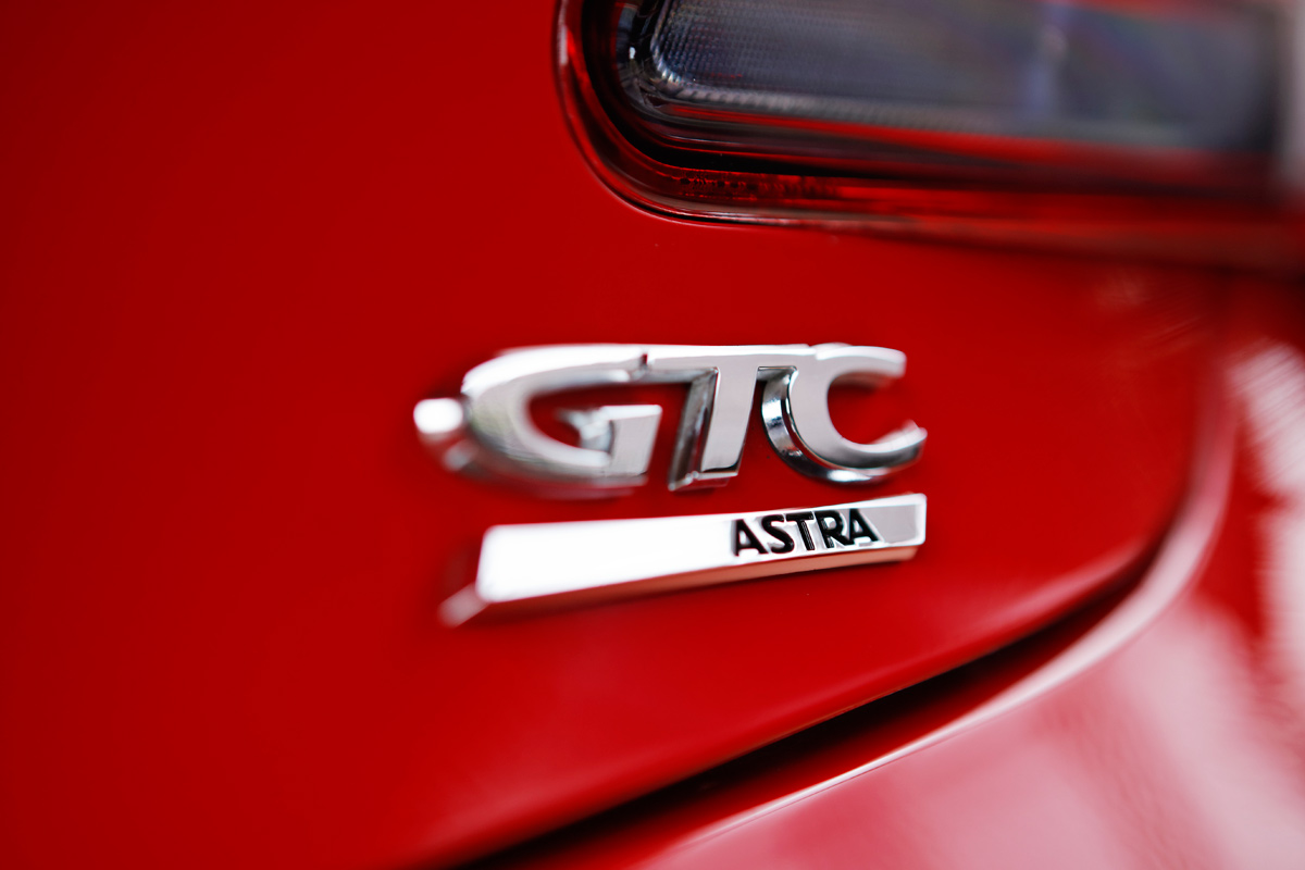 Vauxhall Astra GTC badge