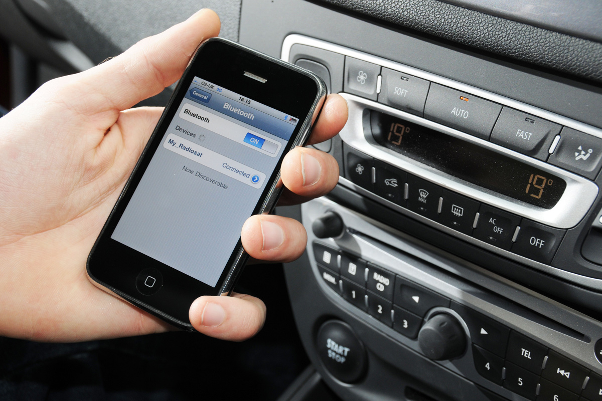 Renault Megane Sport Tourer iPhone connectivity