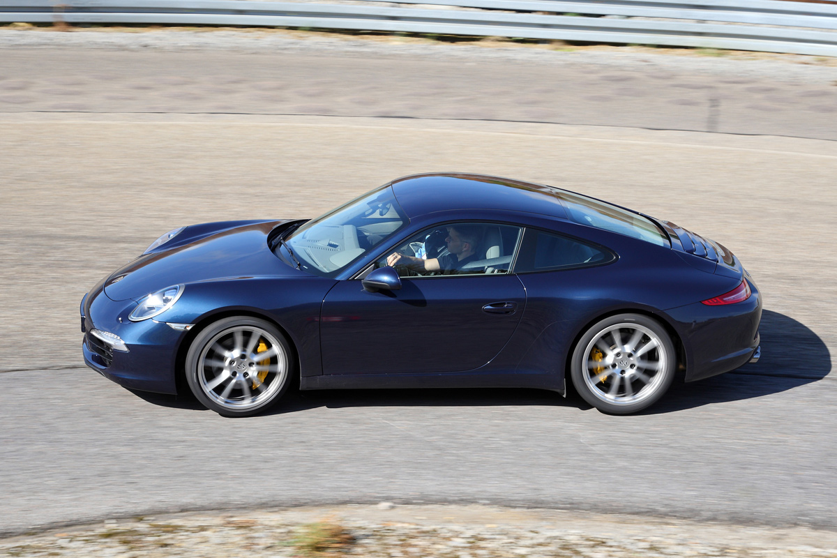Porsche 911 panning