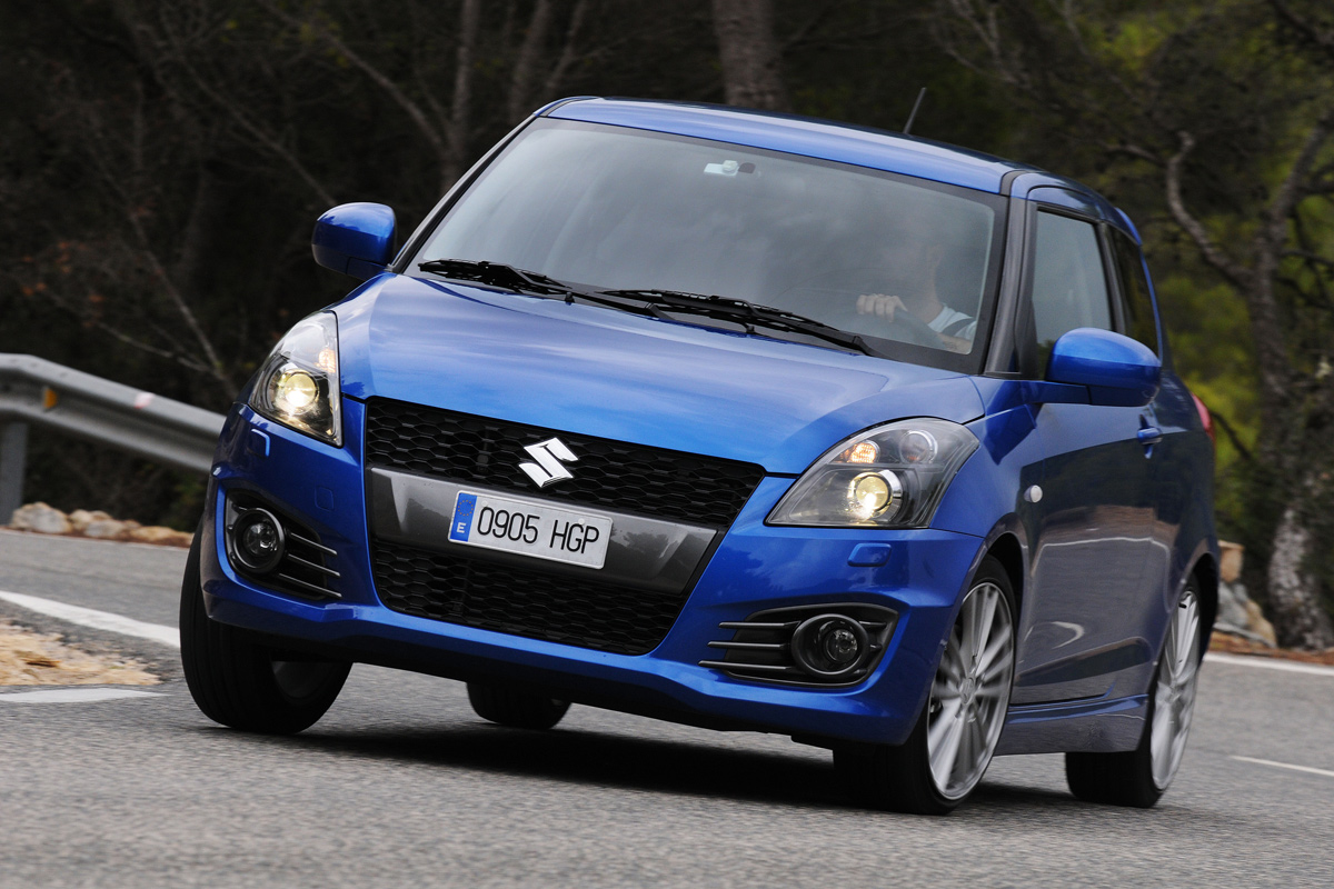 Suzuki Swift Sport front cornering