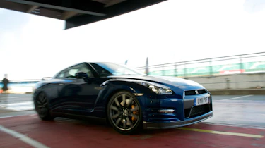 Nissan GT-R front three-quarters
