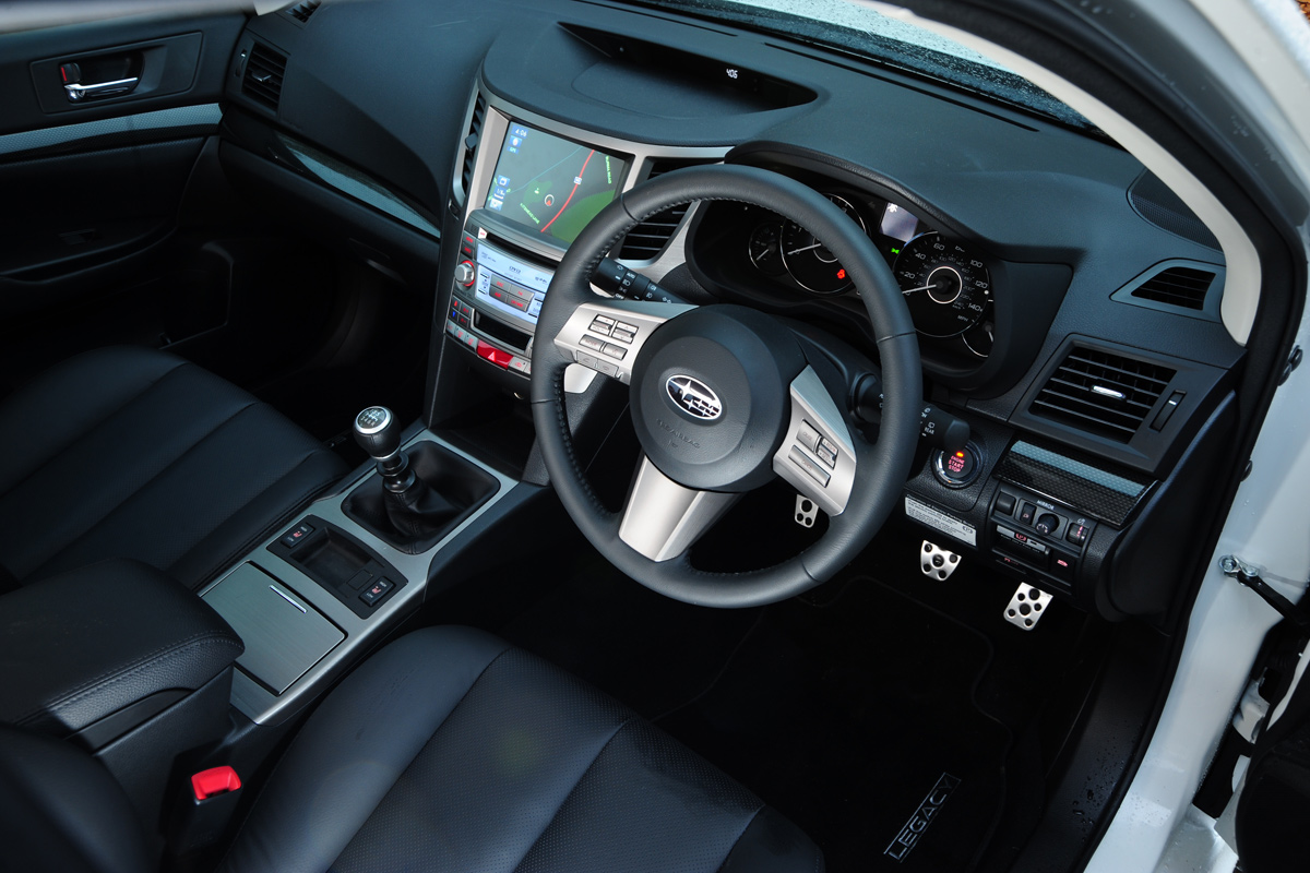 Subaru Legacy dash