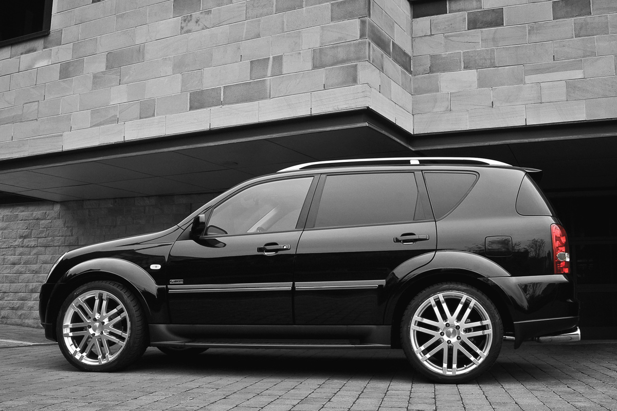 SsangYong Rexton profile