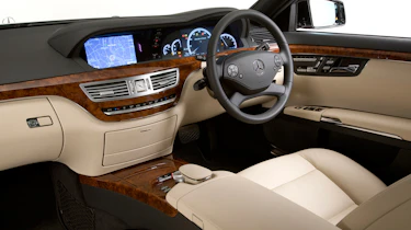 Mercedes S-Class dash