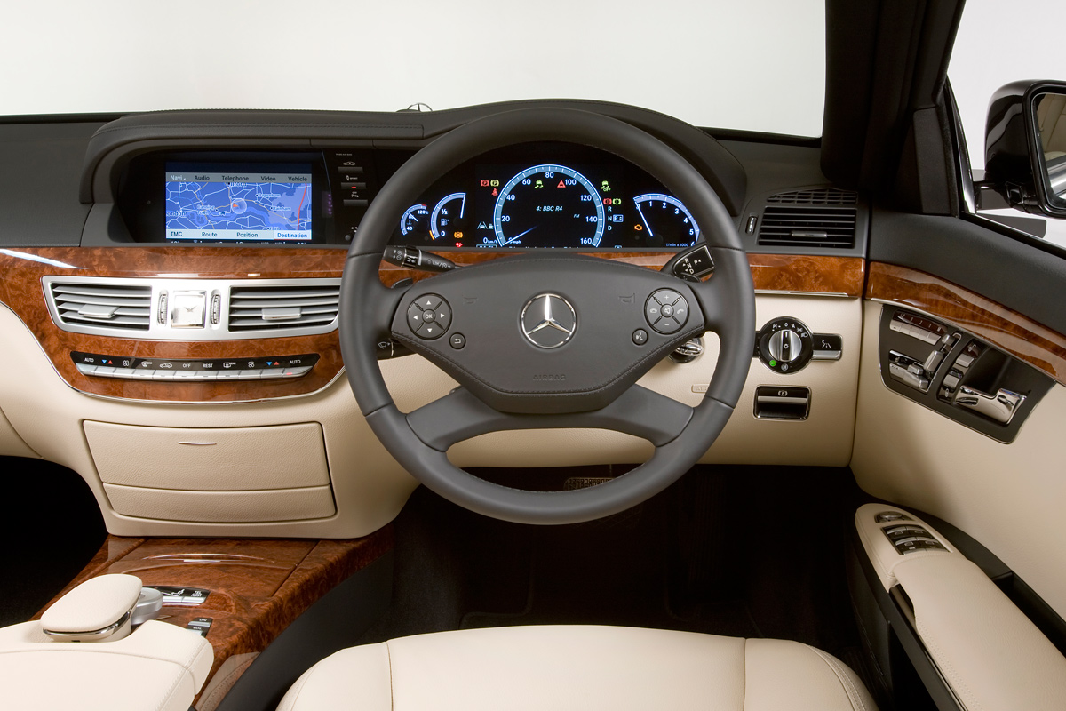 Mercedes S-Class dash