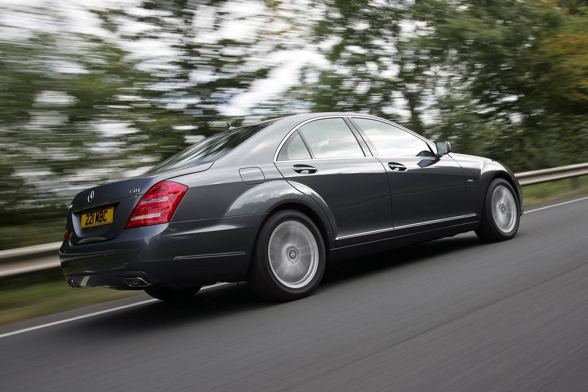 Mercedes S-Class rear tracking